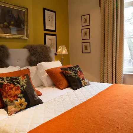 Bed & Breakfast Two In